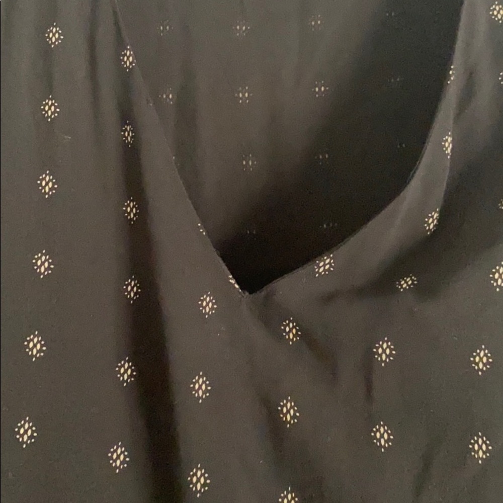 V neck peplum top​ - Picture 2 of 4